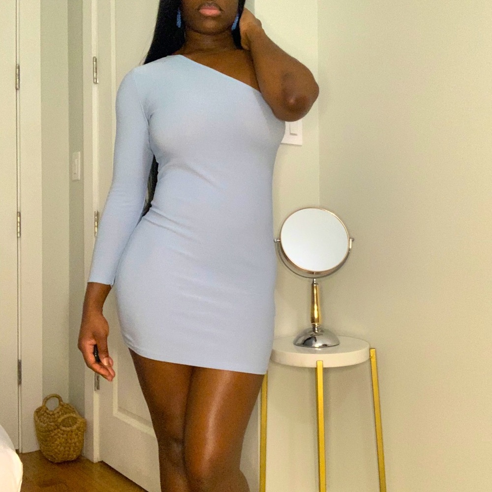 COPY - 💙🥶Baby Blue One Shoulder Long Sleeve Dress